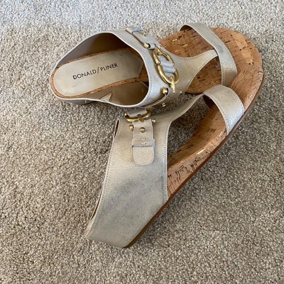 Donald Pliner Sandals - Picture 2 of 4